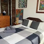 Vans 24~400 Meters To Appartement Paphos