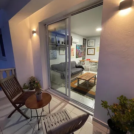 Apartment Vans 24~400 Meters To *