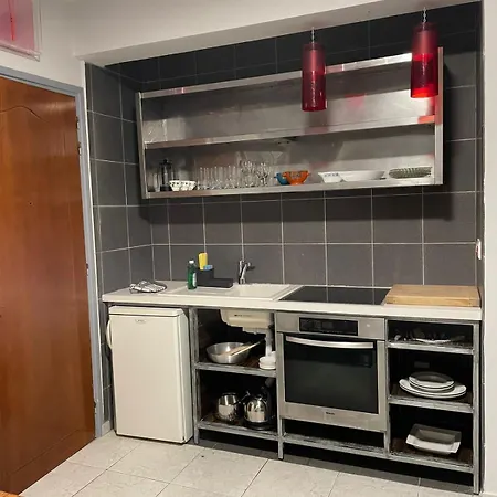 Apartment Vans 24~400 Meters To